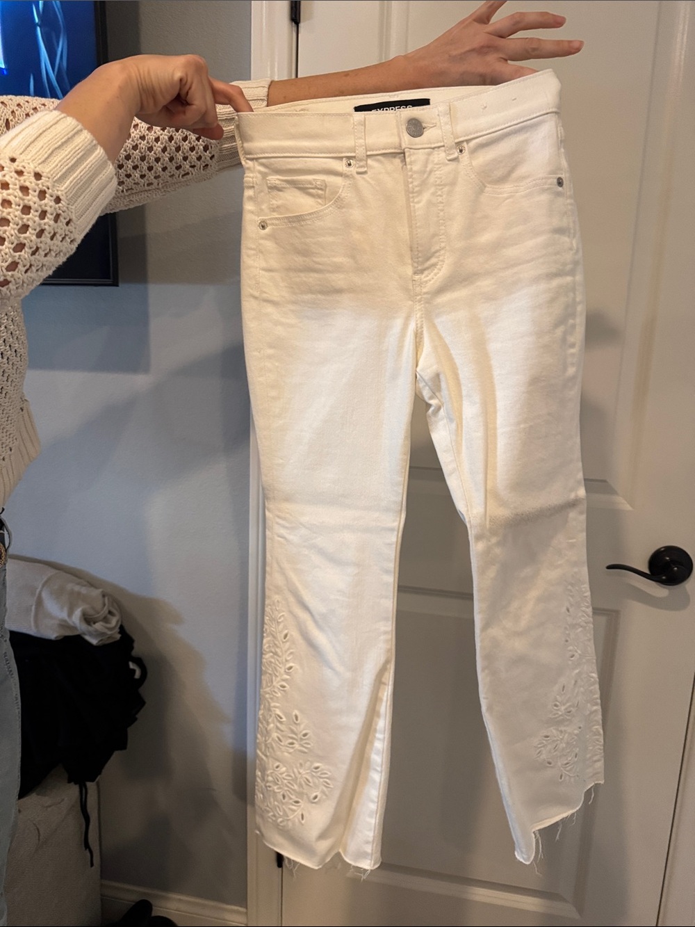 White Embroidered Split-Hem Women’s Jeans